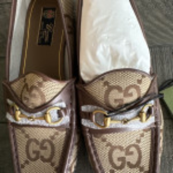 Gucci sneakers size 41; Gucci loafers size 41; Gucci belt and Prada slides - Picture 2 of 4